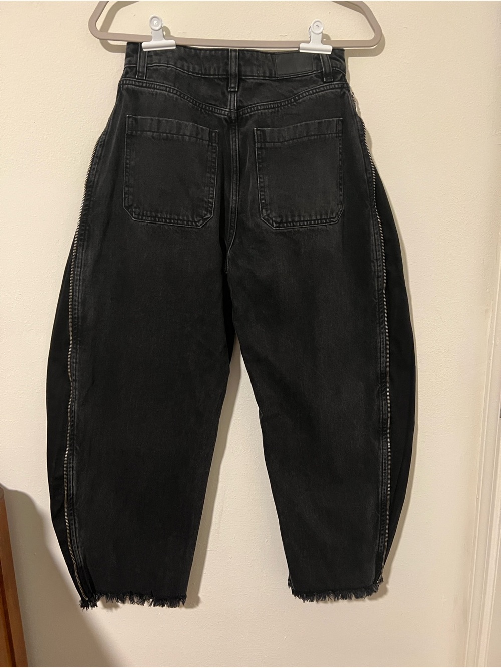 Seventy + Mochi Bo size-zip barrel jeans - Picture 2 of 5